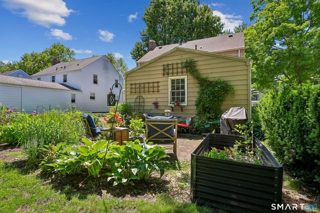 14 Dorset Road, West Hartford, CT 06119