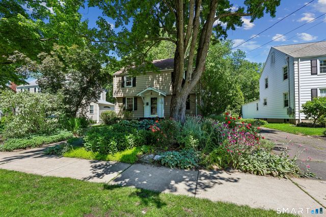 14 Dorset Road, West Hartford, CT 06119