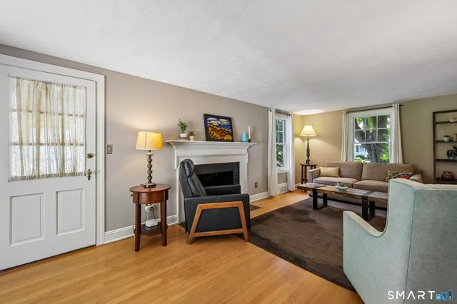 14 Dorset Road, West Hartford, CT 06119