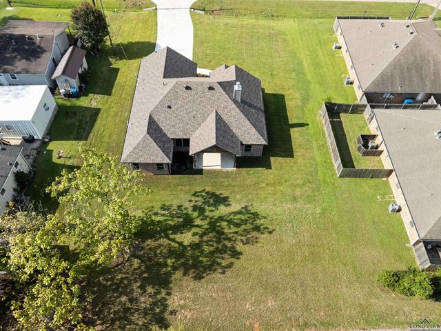 303 W Old US 80, White Oak, TX 75693