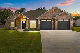 303 W Old US 80, White Oak, TX 75693