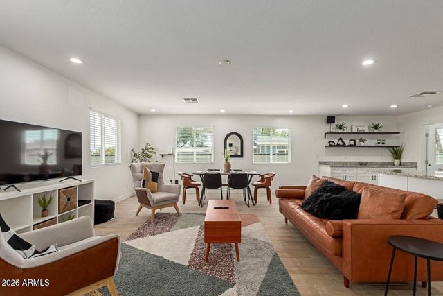 341 S MOUNTAIN Road 1, Apache Junction, AZ 85120