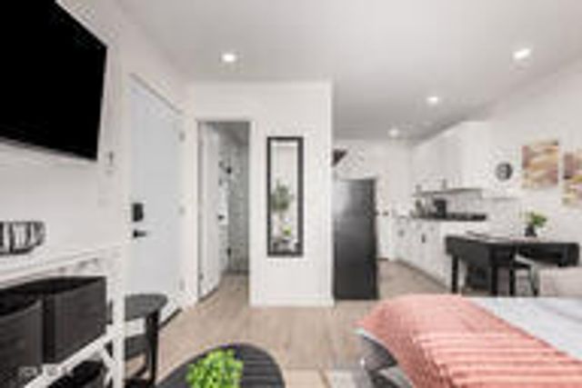 341 S MOUNTAIN Road 1, Apache Junction, AZ 85120