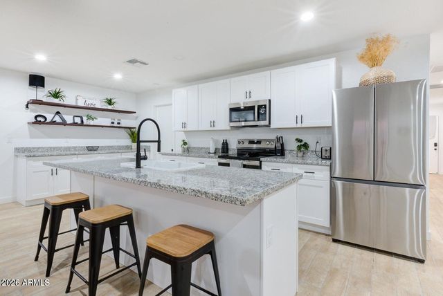 341 S MOUNTAIN Road 1, Apache Junction, AZ 85120