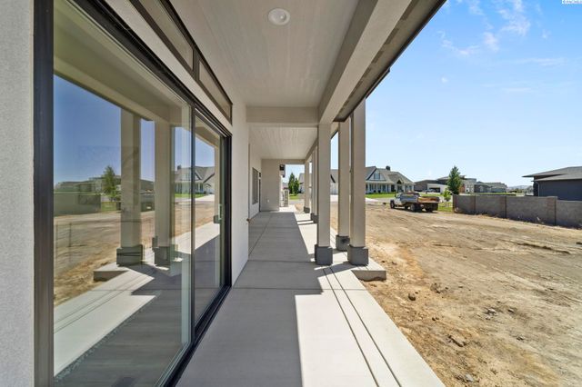 11812 Tschirky Court, Pasco, WA 99301