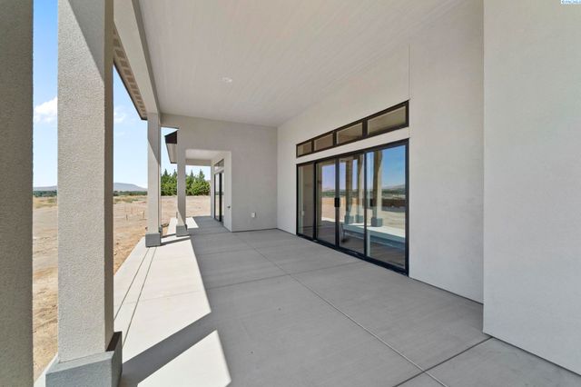 11812 Tschirky Court, Pasco, WA 99301