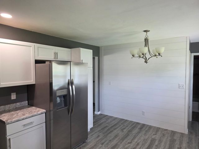 2211 WAVELAND Drive, Bettendorf, IA 52722