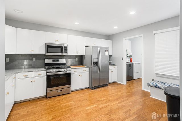 11 BRIARWOOD Court, South Brunswick, NJ 08540