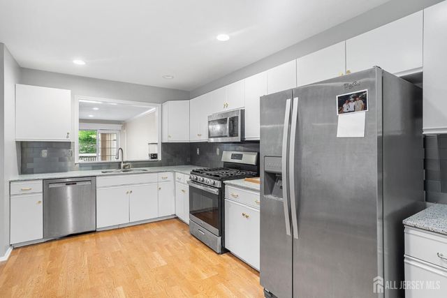 11 BRIARWOOD Court, South Brunswick, NJ 08540