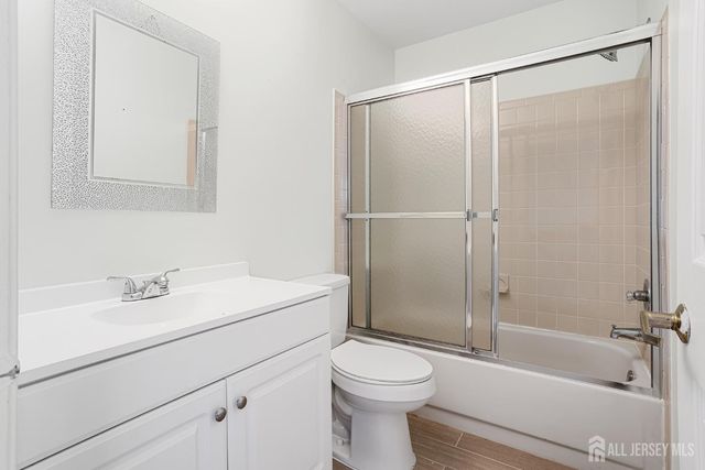 11 BRIARWOOD Court, South Brunswick, NJ 08540