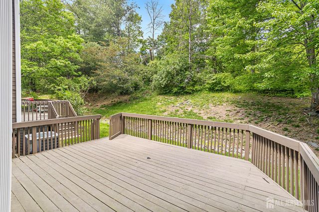 11 BRIARWOOD Court, South Brunswick, NJ 08540
