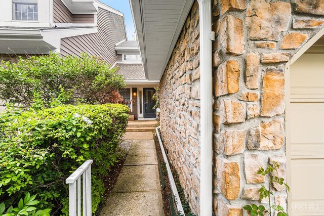 11 BRIARWOOD Court, South Brunswick, NJ 08540
