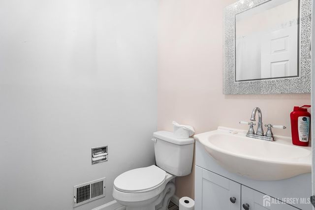 11 BRIARWOOD Court, South Brunswick, NJ 08540
