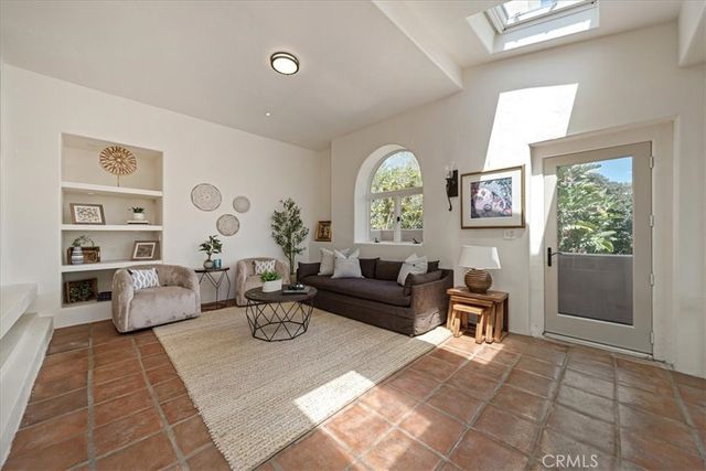 1046 Oro, Laguna Beach, CA 92651