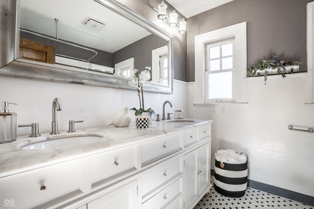 904 E 38th Street, Indianapolis, IN 46205