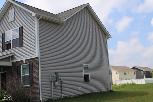 9068 Thames Drive, Avon, IN 46123