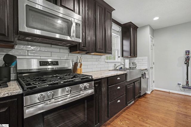 127 Oak Drive, Greer, SC 29650