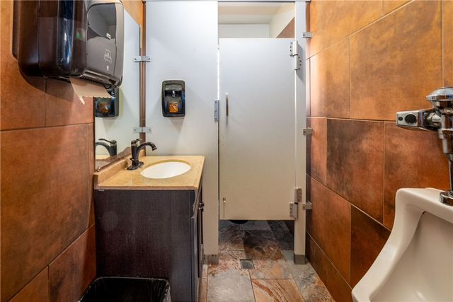 1201 5th St, New Brighton, PA 15066