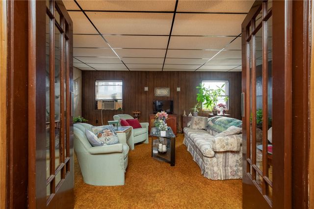 1201 5th St, New Brighton, PA 15066