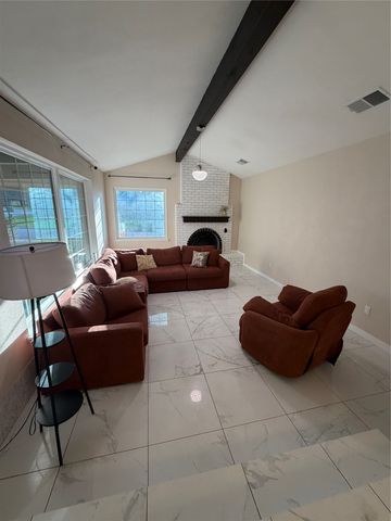2317 Smokerise Drive, Arlington, TX 76016