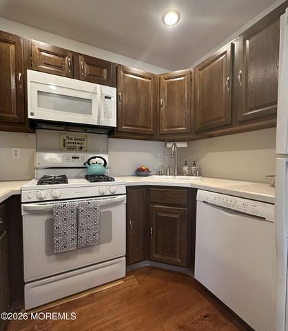 171 Applegate Lane 171, East Brunswick, NJ 08816