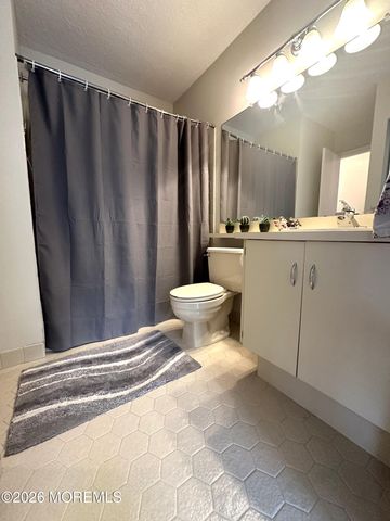 171 Applegate Lane 171, East Brunswick, NJ 08816