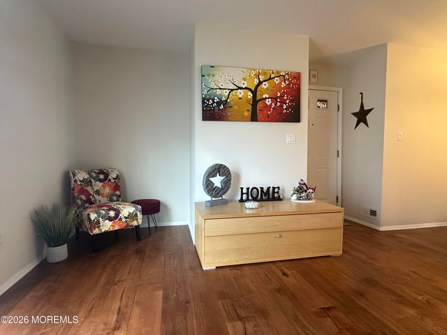 171 Applegate Lane 171, East Brunswick, NJ 08816