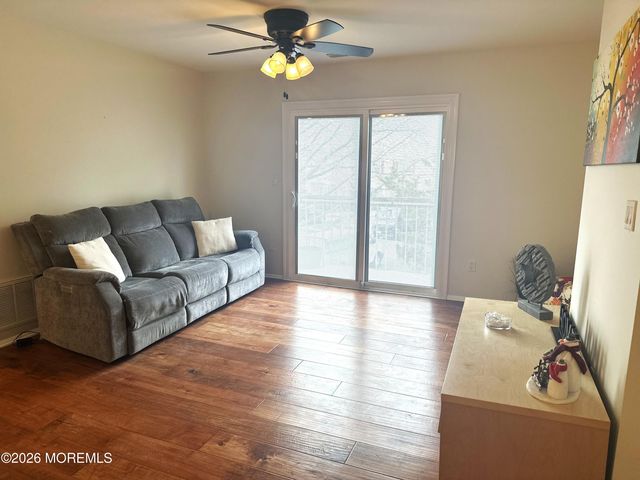 171 Applegate Lane 171, East Brunswick, NJ 08816