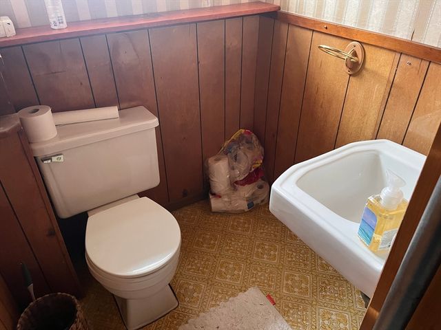 332 Albert St, Fall River, MA 02721