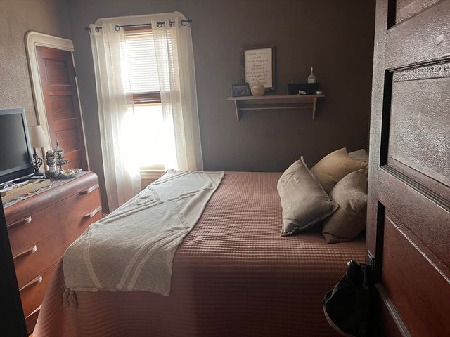 332 Albert St, Fall River, MA 02721