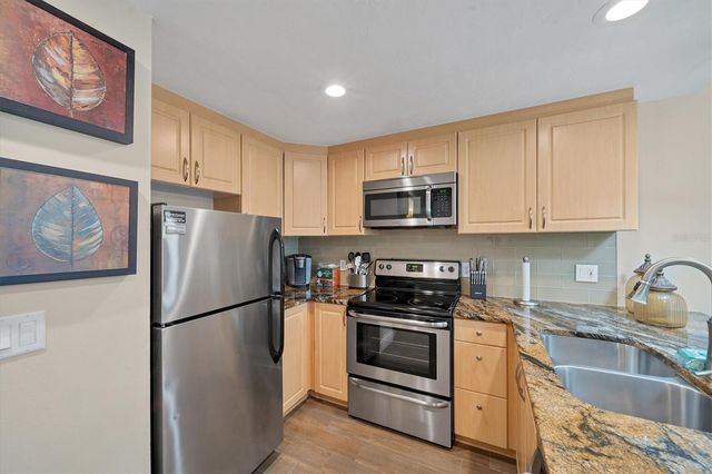 3401 54TH DRIVE W 202, Bradenton, FL 34210