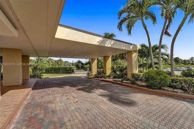 880 NE 69th St 5G, Miami, FL 33138