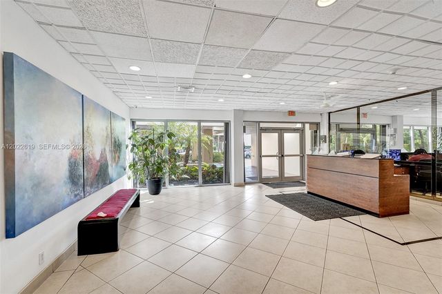880 NE 69th St 5G, Miami, FL 33138