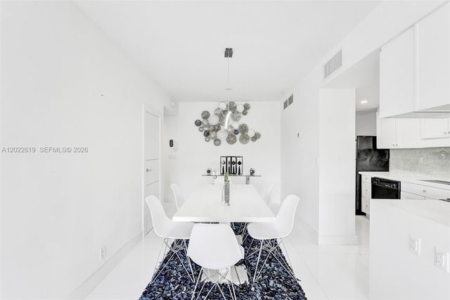 880 NE 69th St 5G, Miami, FL 33138