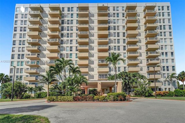 880 NE 69th St 5G, Miami, FL 33138