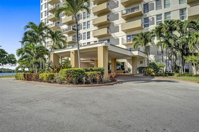 880 NE 69th St 5G, Miami, FL 33138