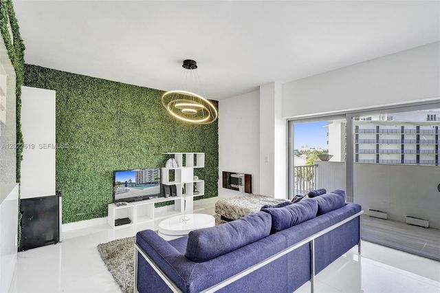 880 NE 69th St 5G, Miami, FL 33138