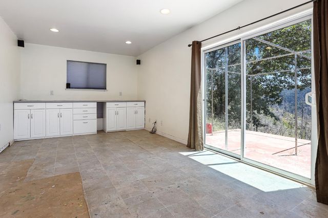 5250 Merritt Ln, Placerville, CA 95667