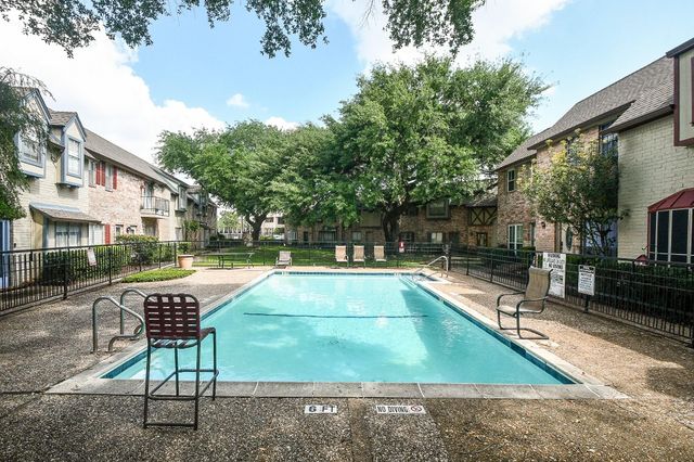 14715 Barryknoll Lane 133, Houston, TX 77079