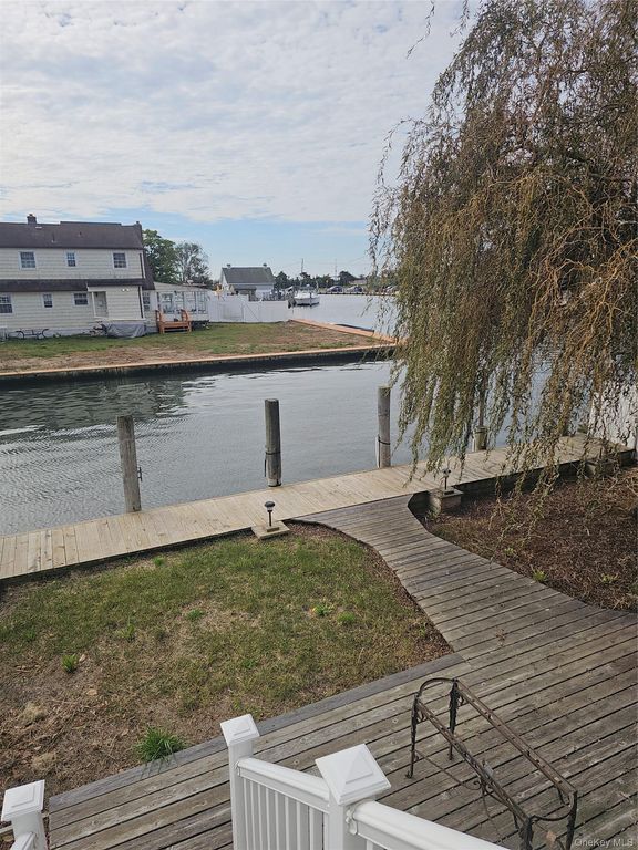 50 Pershing Avenue, Babylon, NY 11702 — photo 4