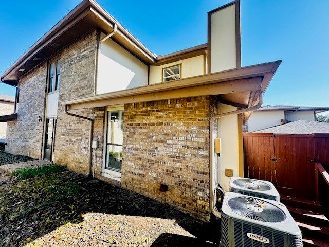 3 Cedar Lane, Bedford, TX 76021