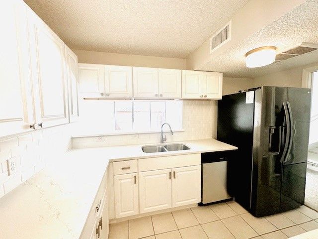 3 Cedar Lane, Bedford, TX 76021