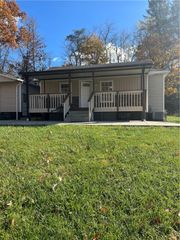 2930 E Hardies, Hampton, PA 15044