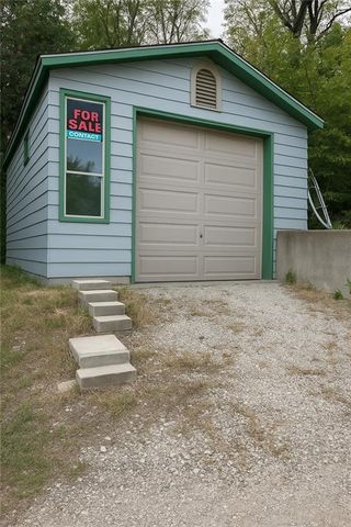 8840 E Wilson Road, Independence, MO 64053