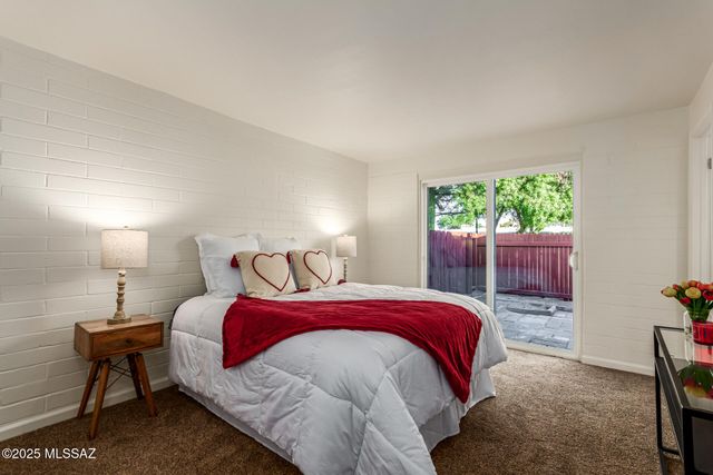 45 S Azurite Drive, Tucson, AZ 85745