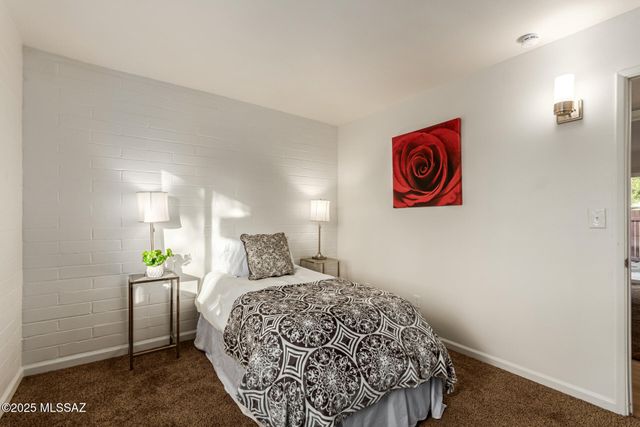 45 S Azurite Drive, Tucson, AZ 85745