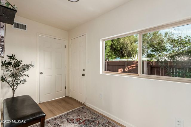 45 S Azurite Drive, Tucson, AZ 85745