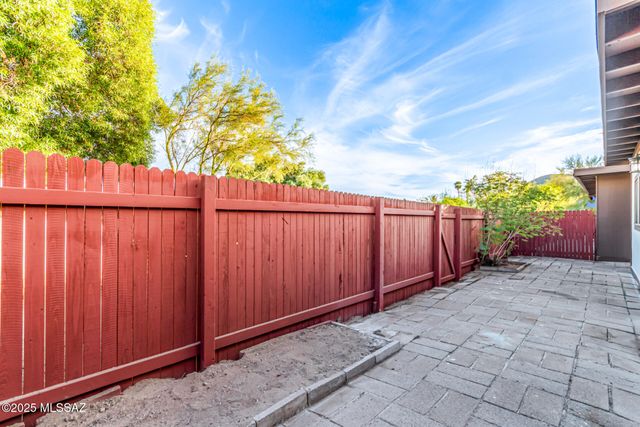 45 S Azurite Drive, Tucson, AZ 85745