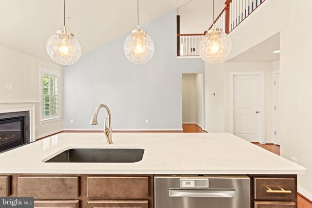1112 SAXTON DR, Frederick, MD 21702