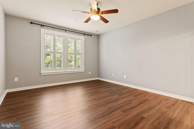 1112 SAXTON DR, Frederick, MD 21702